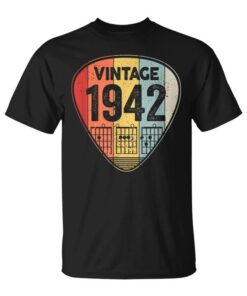 Guitarraintage Pick For Musician Born In 1942 Unisex T-Shirt