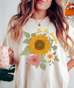 Sunflower T-Shirt With Comfortable Colors And Flowers