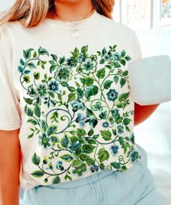 Comfort Colors T-Shirt With Pressed Flowers
