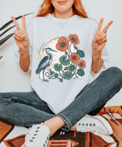 Retro T-Shirt For Flower And Bird Lovers