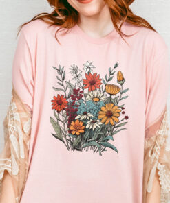 Minimalist T-Shirt Gift With Wildflowers