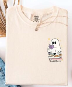Cute T-Shirt For Readers Who Love Spooky Books