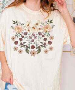Botanical T-Shirt With Vintage-Style Flowers