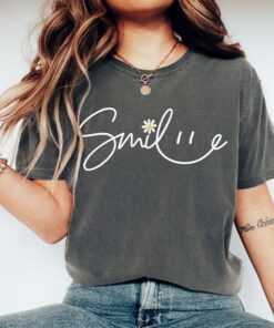 Be Happy Daisy Smile Aesthetic T-Shirt